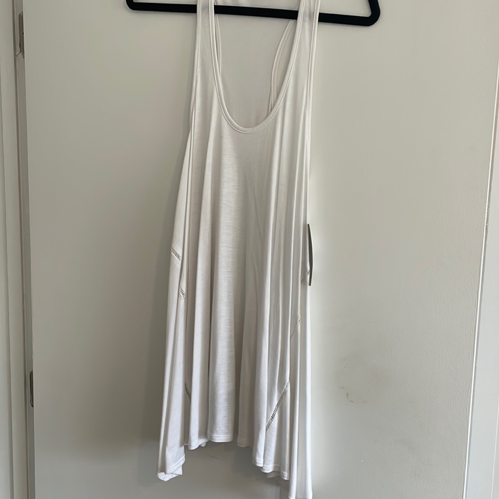 Lizard Thicket White Flowy tank top